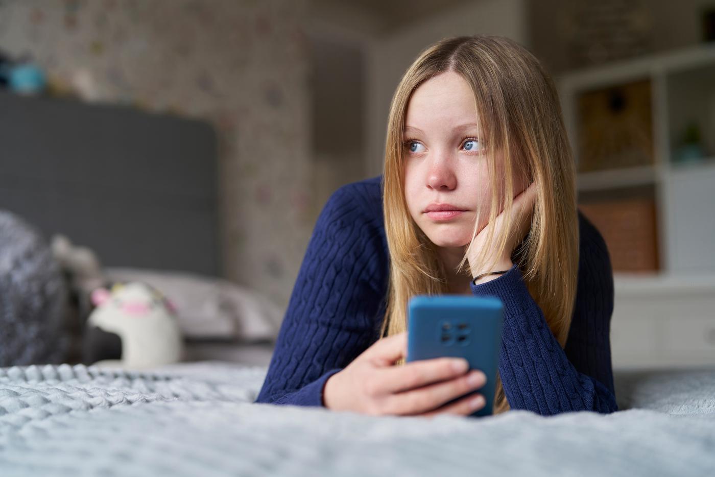 Иллюзия прогресса: почему общение с ИИ не делает нас умнее и свободнее