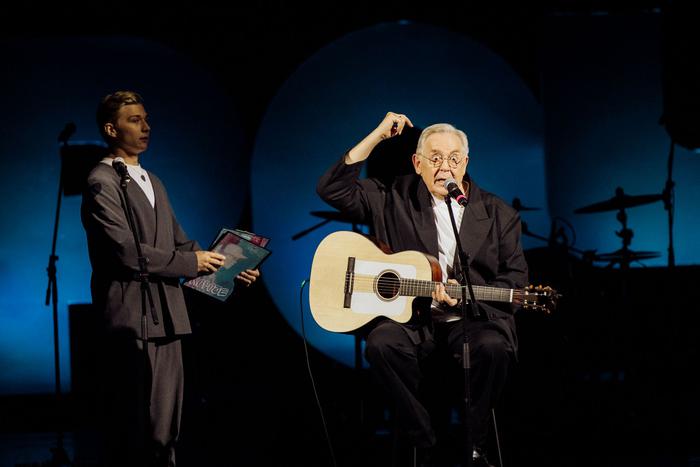 На открытии фестиваля "Короче" от шуток Стоянова досталось всем – кто не смеялся