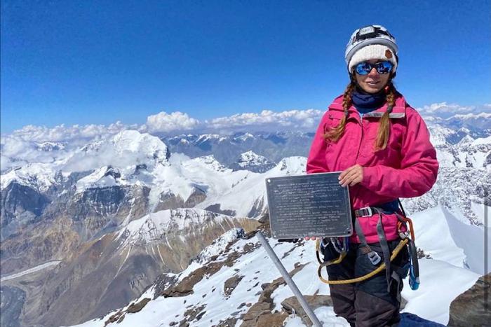 Российская альпинистка застряла на пике Победы – шансов почти нет