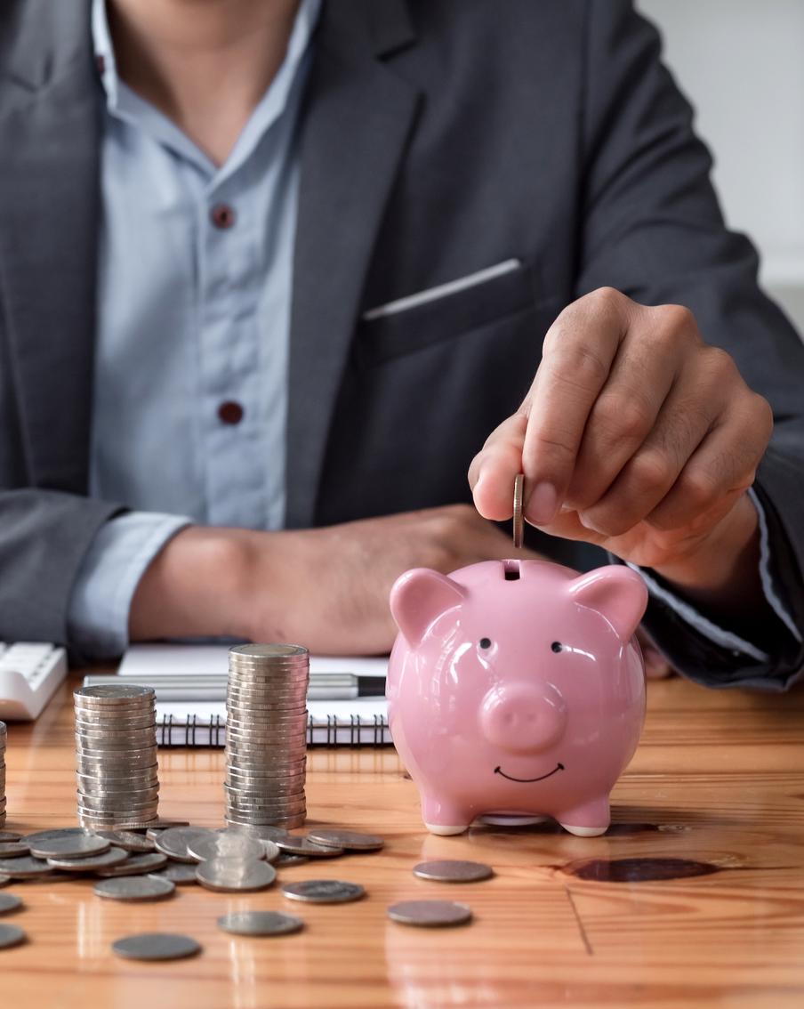 ЦБ готовится к плавному снижению ставки: эксперты оценили сценарии до конца года