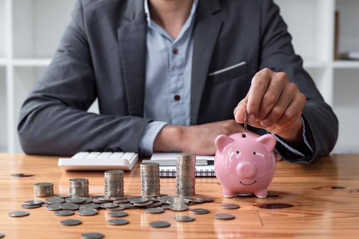 ЦБ готовится к плавному снижению ставки: эксперты оценили сценарии до конца года