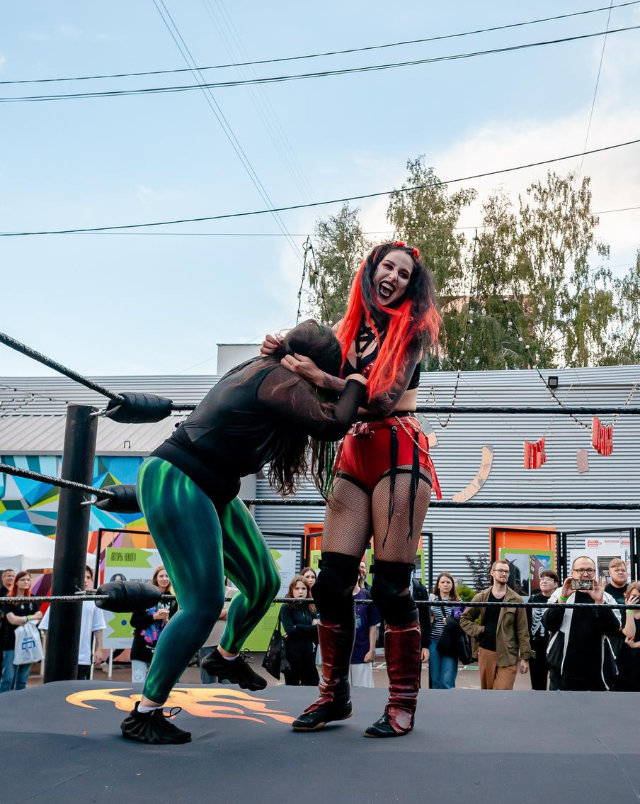 На какие виды спорта сходить в Москве: дрэг-рейсинг, реслинг и футбол