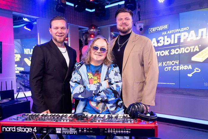 Игорь Николаев стал тайным гостем в радиоэфире, дал концерт и озолотил крымчанку