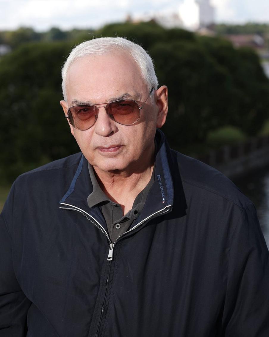 Карен Шахназаров плакал в зоомагазине: гендиректор "Мосфильма" поделился мнениями и воспоминаниями