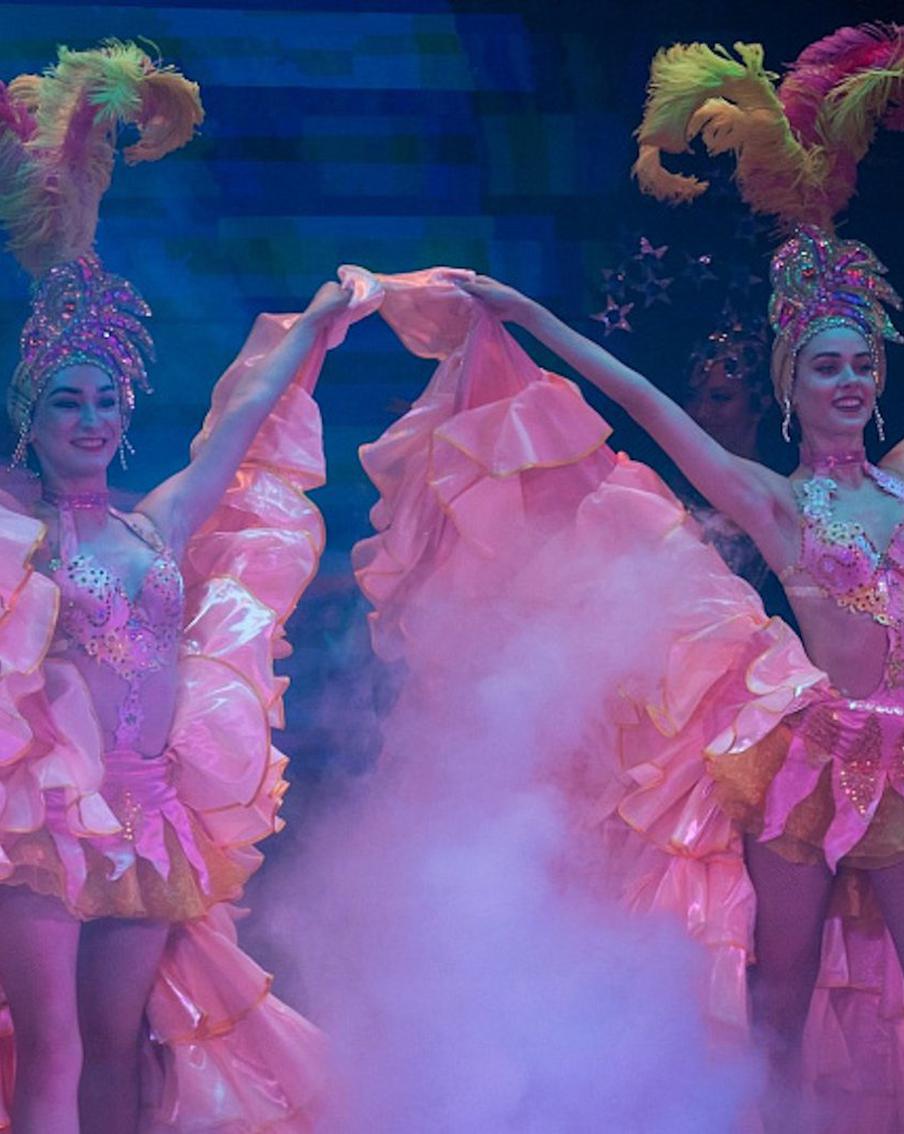 Афиша на 27 августа: разгадываем секреты иллюзионистов, смотрим соревнования по гребле и растягиваемся в гамаках