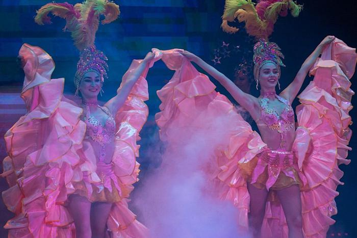 Афиша на 27 августа: разгадываем секреты иллюзионистов, смотрим соревнования по гребле и растягиваемся в гамаках