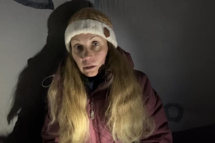 Сын альпинистки Наговициной требует спасти его мать