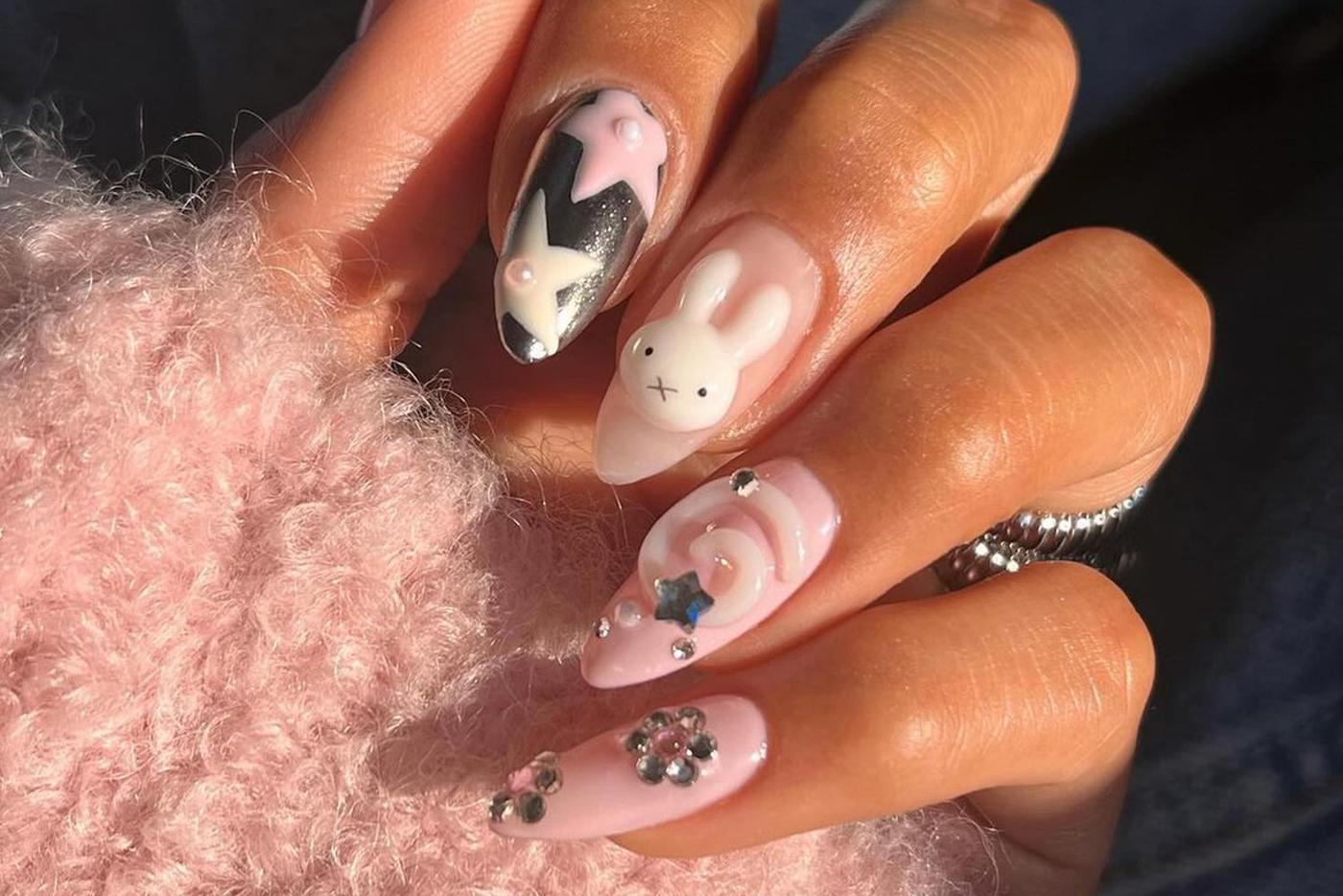 Дофаминовый маникюр: самые яркие идеи для осеннего образа