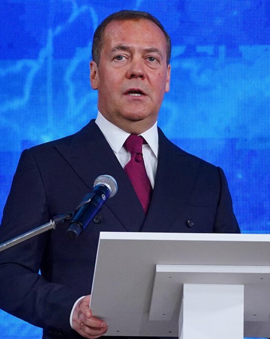 Медведев обрадовался спору Польши и Украины о Волынской резне