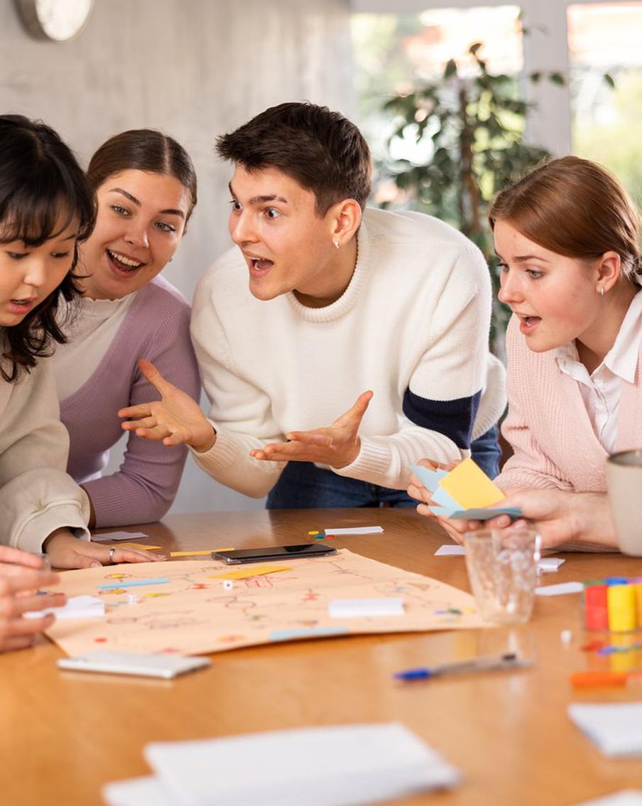 Квиз, питч, кейс-чемпионат: новые формы обучения предпринимателей в 2025 году