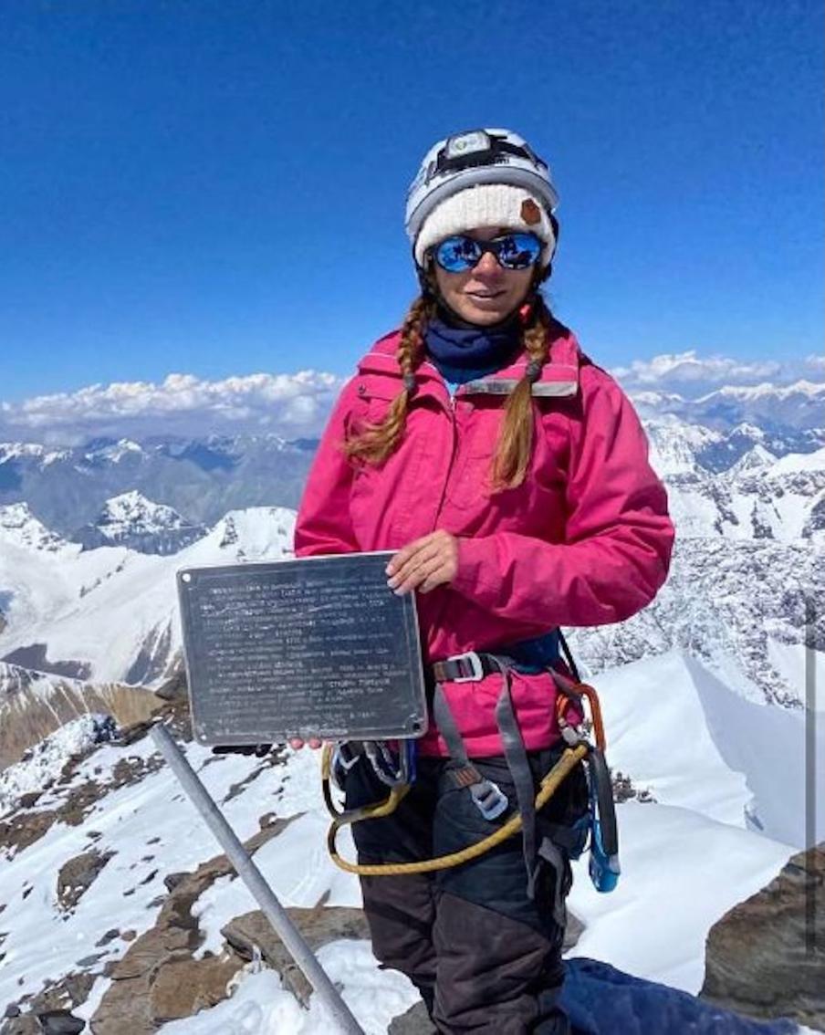 Наговициной год назад отказали в восхождении на пик Победы