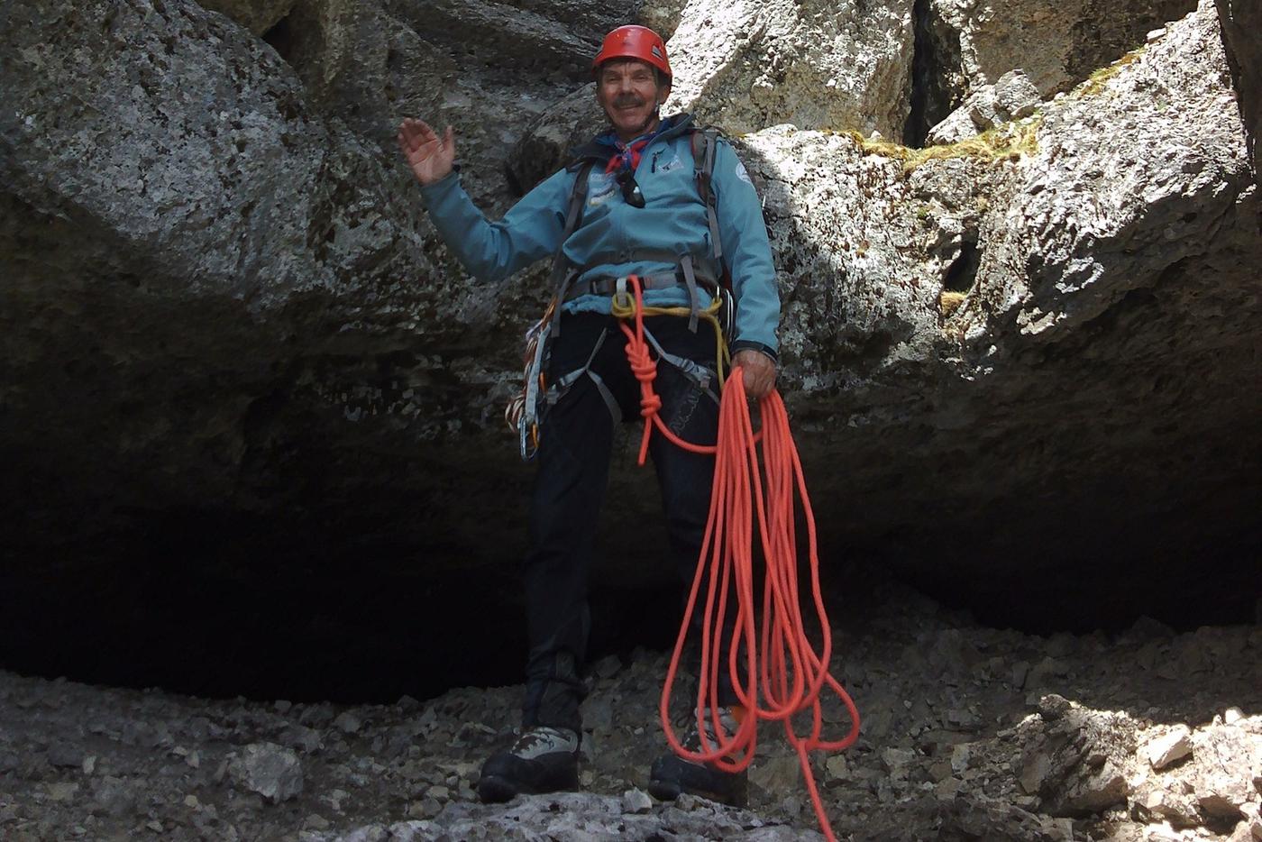 В Безенги при восхождении погиб известный альпинист Александр Расторгуев