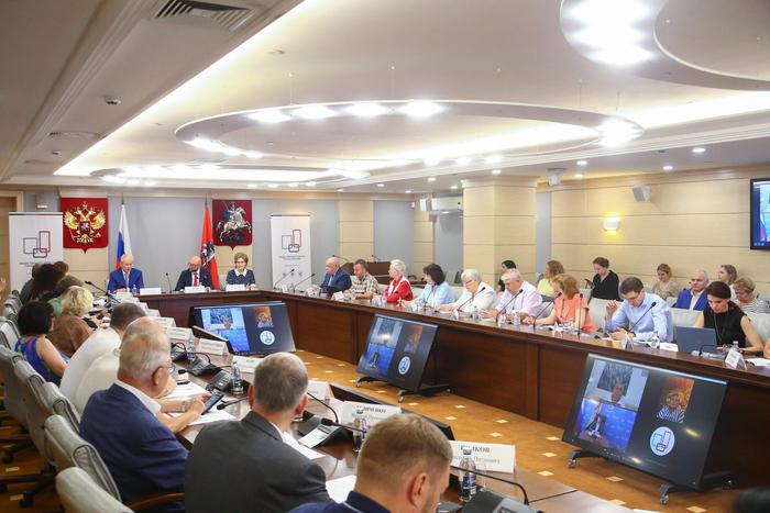 На экстерриториальных участках Москвы будет организовано партийное наблюдение