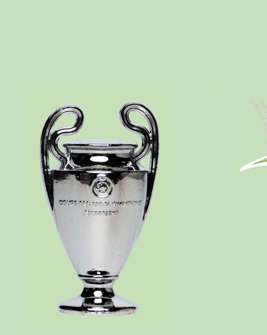 Российские футболисты начинают погоню за большим "ушастым" кубком