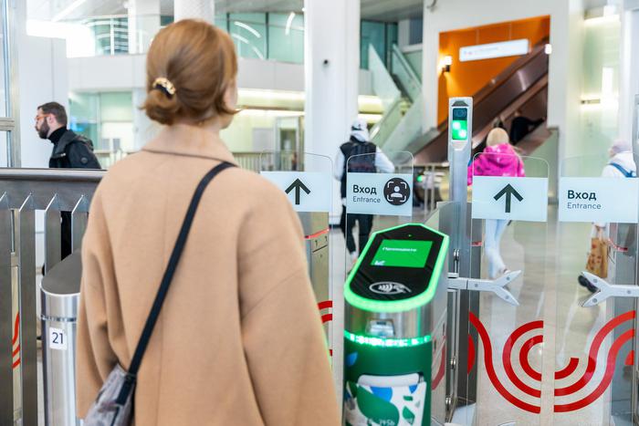 Дептранс планирует подключить к биометрии все турникеты Московского центрального кольца
