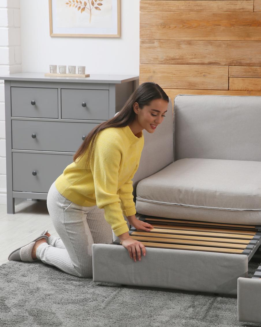 Еврокнижка, аккордеон, дельфин: эксперт рассказала, какой механизм дивана выбрать