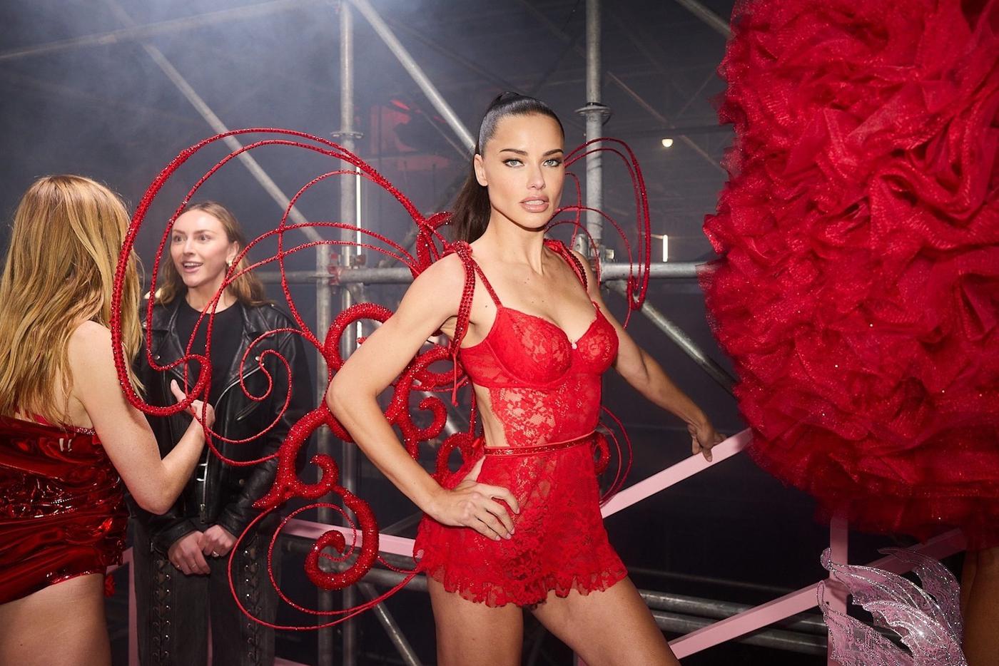 Victoria’s Secret готовит шоу в Нью-Йорке с возвращением культовых "ангелов"