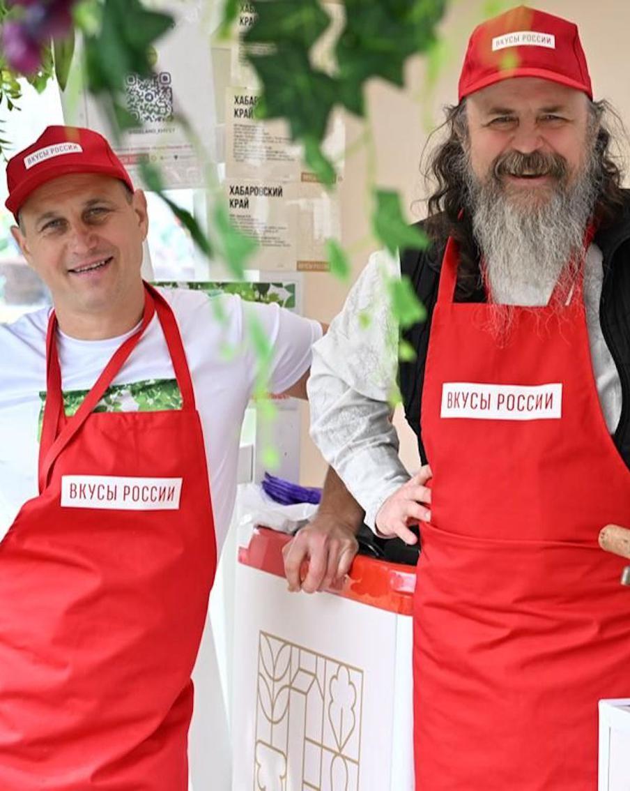 Участники фестиваля "Вкусы России" отправили гуманитарную помощь в зону СВО