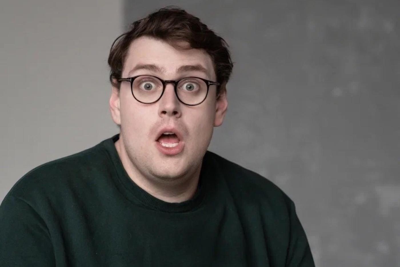 "И спустя 13 лет я ненавижу слово "маршрутка": актёр из США Дэниел Барнс рассказал о жизни в России