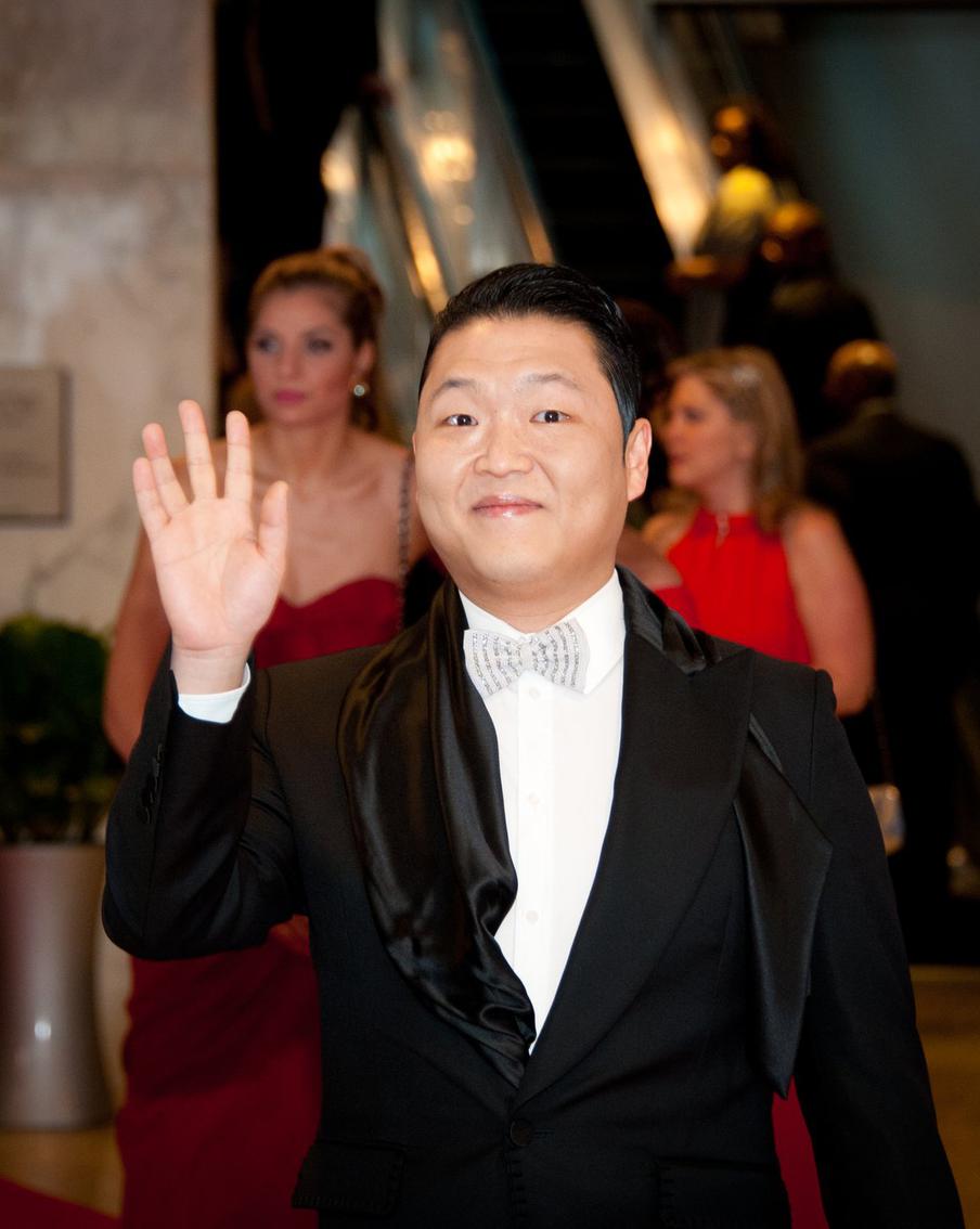 Полиция Сеула предъявила рэперу Psy обвинения в нарушении законов Южной Кореи