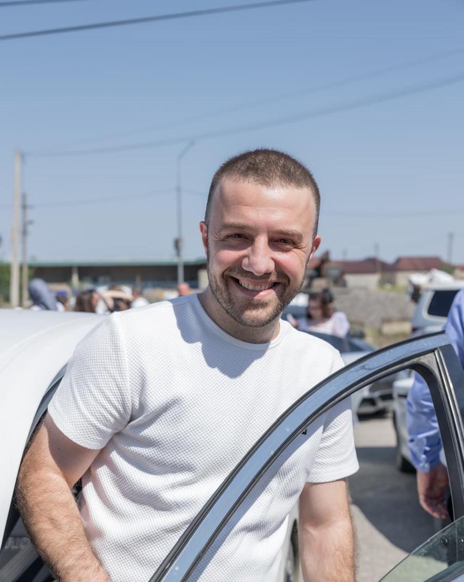 Мужчина признаётся, что просто не смог бы пройти мимо чужой беды.
