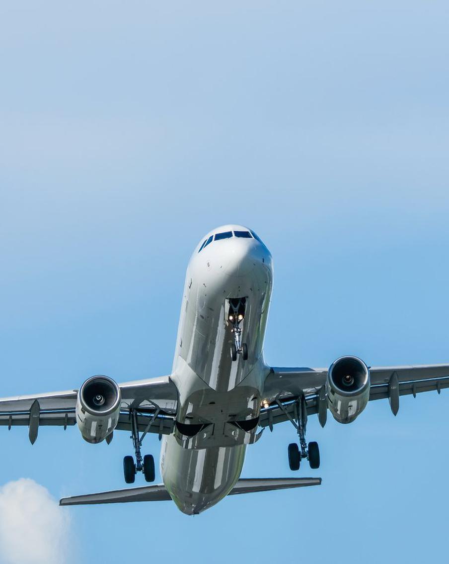 Россиянам с 1 сентября станет проще сдавать билеты авиакомпаниям и пользоваться услугами перевозчиков в случае опоздания на рейс