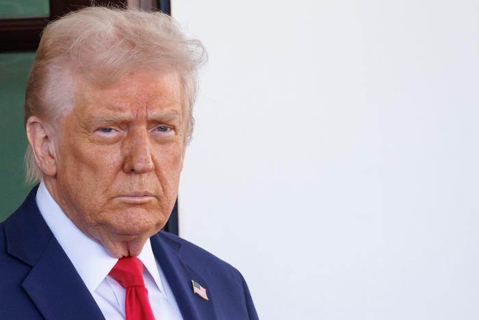 Президент США Дональд Трамп рассказал о прогрессе подготовки трёхстороннего саммита по Украине