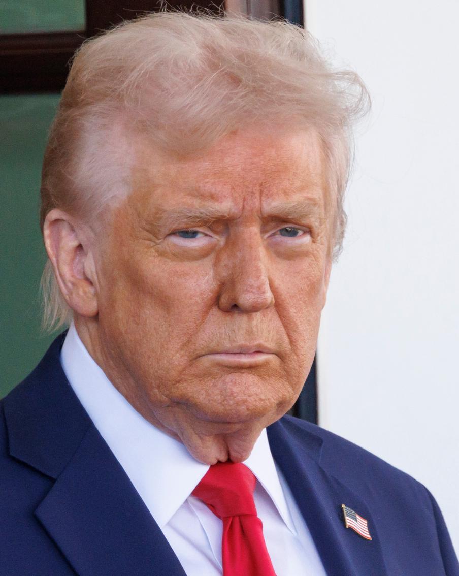 Президент США Дональд Трамп рассказал о прогрессе подготовки трёхстороннего саммита по Украине