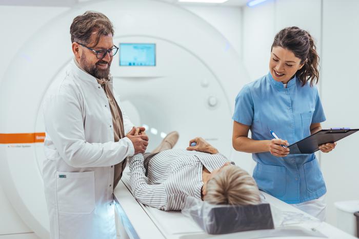 Врач рассказала, при каких условиях пациенту делать КТ, а при каких – МРТ