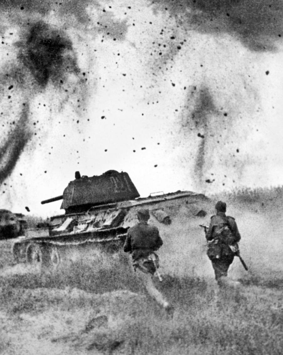 82 года назад завершилась Курская битва – как брали немцев в плен и разбирали их танки по винтику