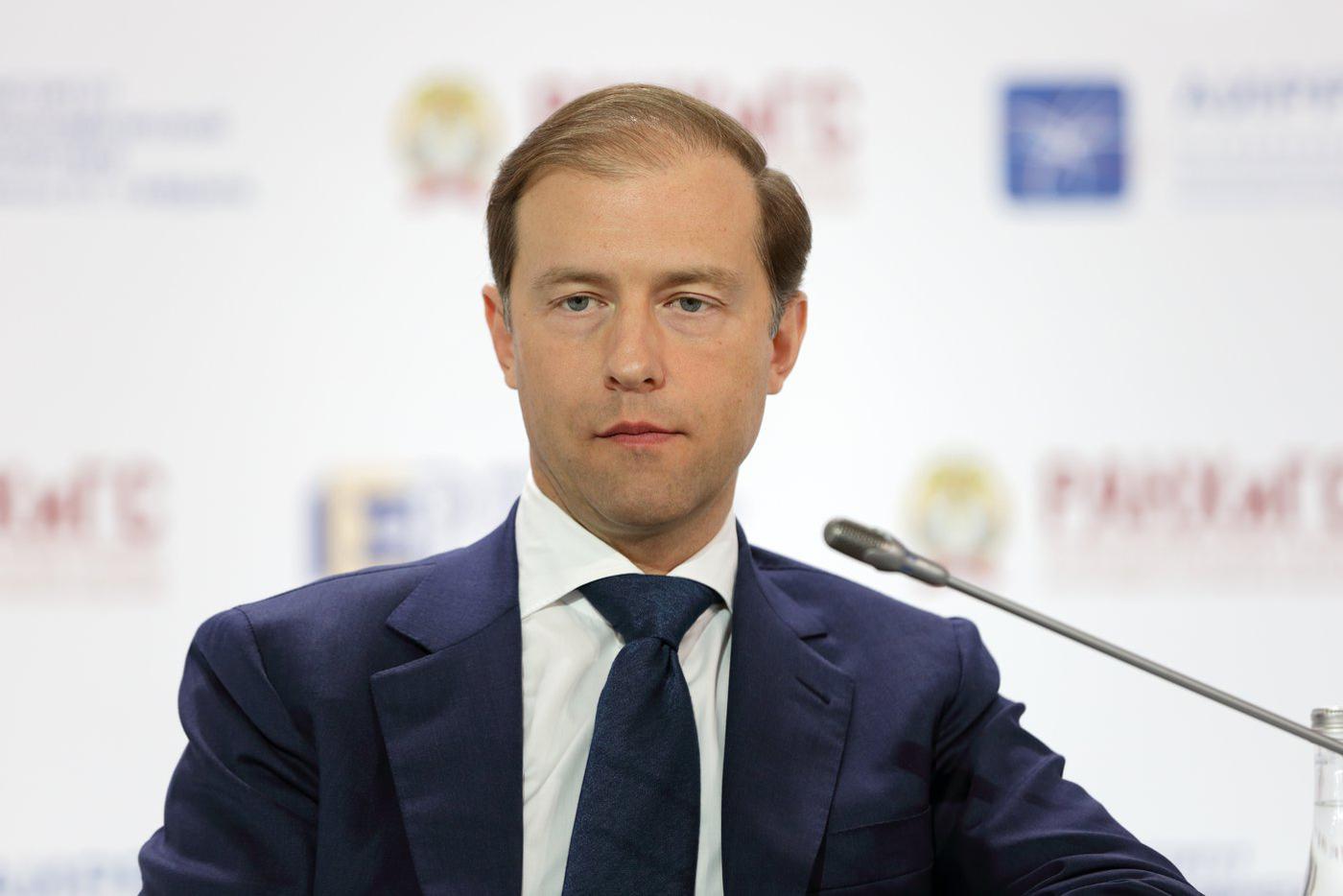 Мантуров: в России работают над альтернативной занятостью работников автозаводов