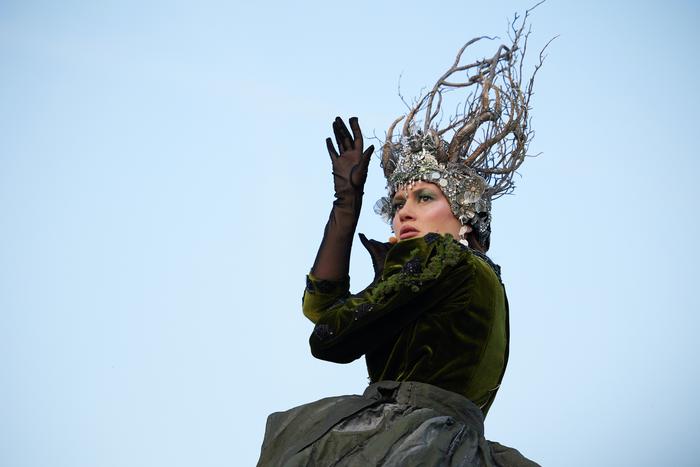 От балетной грации до цифрового спектакля: топовые показы Московской недели моды – 2025