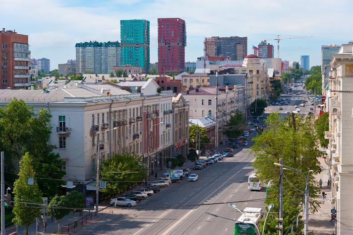 В пострадавшем от ударов украинских дронов Ростове-на-Дону ввели режим ЧС в районе повреждённых беспилотниками домов