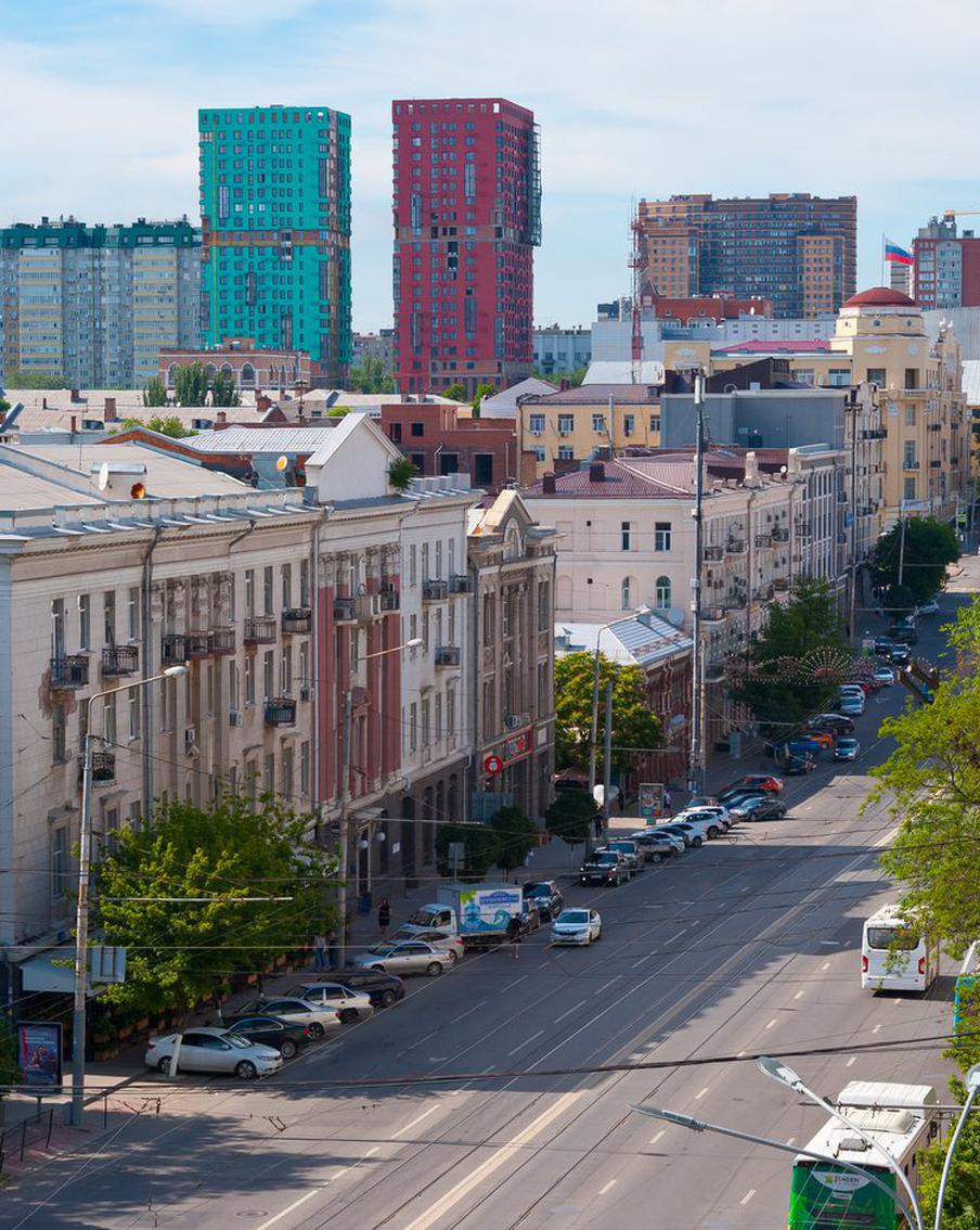 В пострадавшем от ударов украинских дронов Ростове-на-Дону ввели режим ЧС в районе повреждённых беспилотниками домов