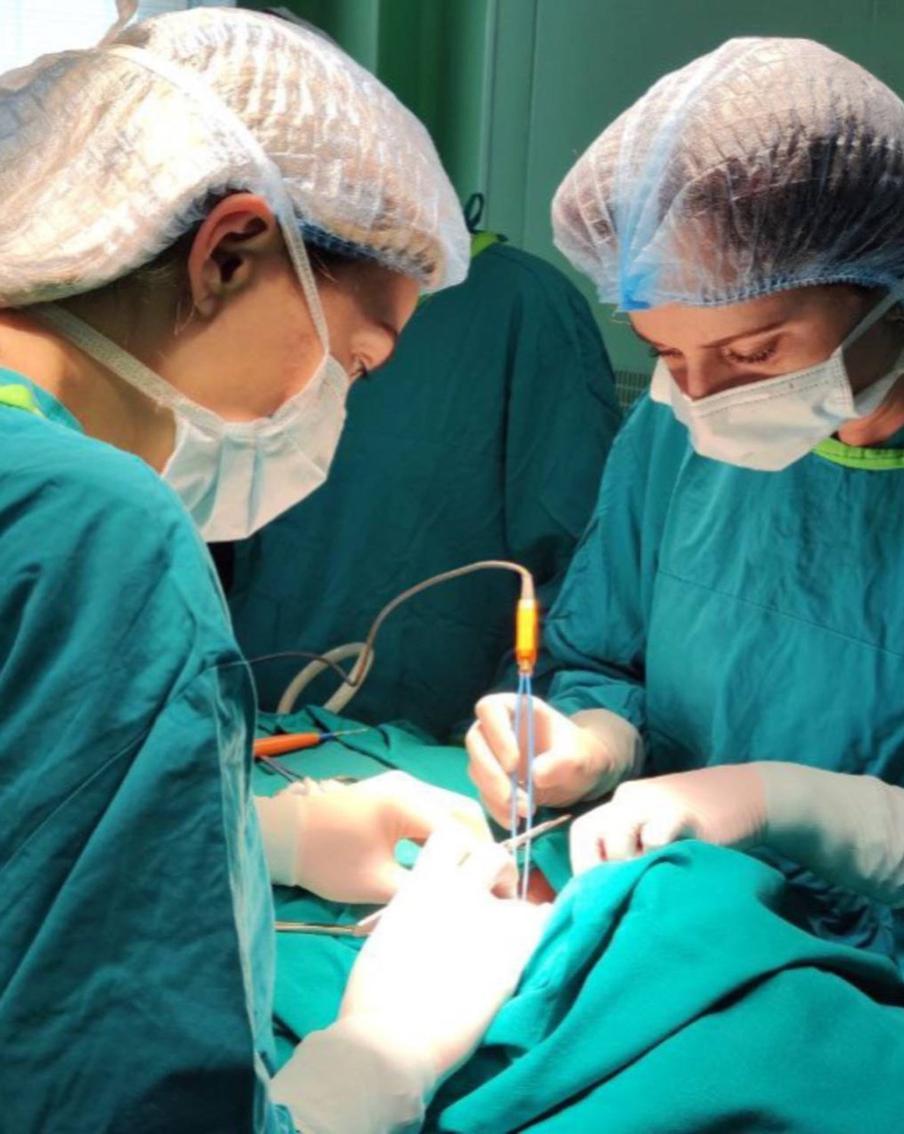 Тонкий голос у мужчины больше не проблема: москвичу "исправили" тембр в столичной больнице