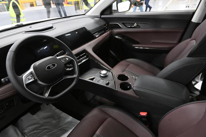 В России продажи автомобилей "Москвич" в августе снизились на 42%