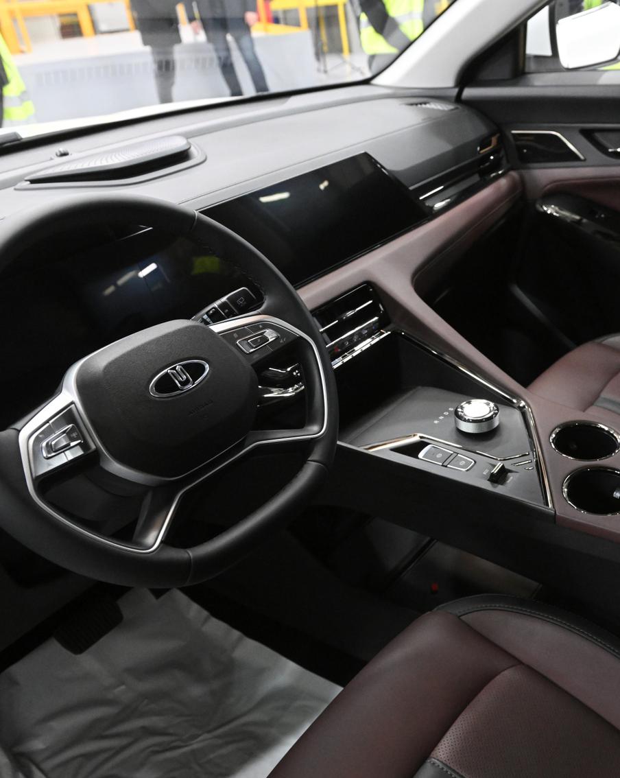 В России продажи автомобилей "Москвич" в августе снизились на 42%