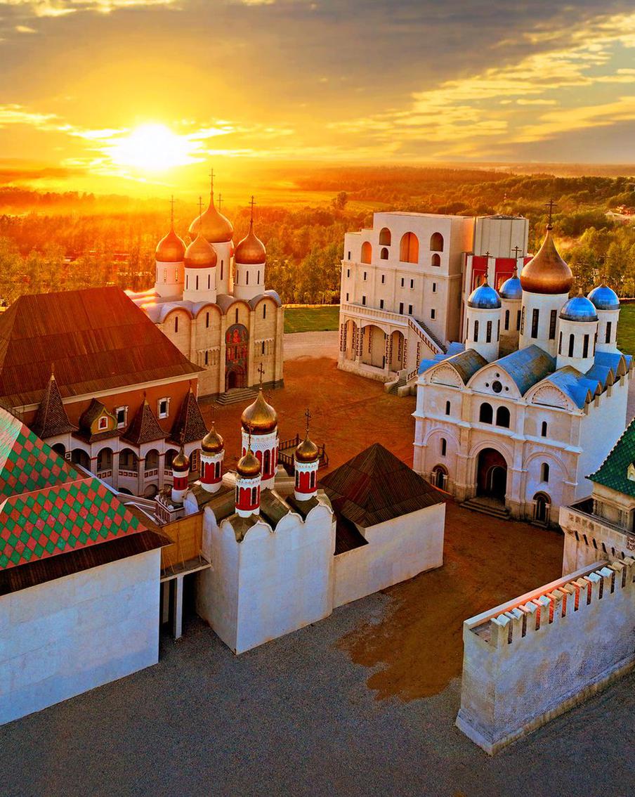 Названы самые востребованные для съёмок декорации в кинопарке "Москино"