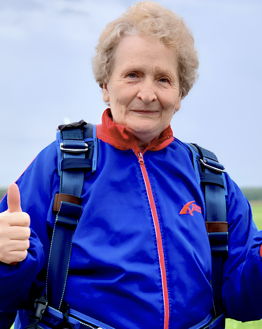 Бегом, с парашютом или с ракеткой в руках: московские пенсионеры покоряют спортивные вершины