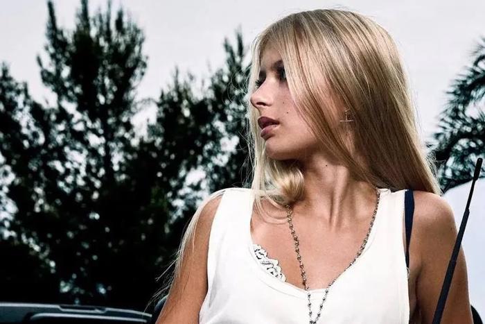 Депутат Останина обратилась в ФАС из-за кампании с дочкой Виктории Бони: что происходило в мире моды и красоты на этой неделе