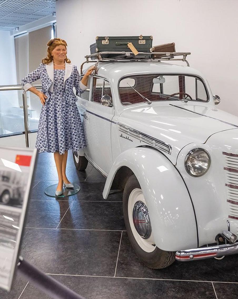 В "Москино" открылся автопарк "артистов" от создателя Музея техники