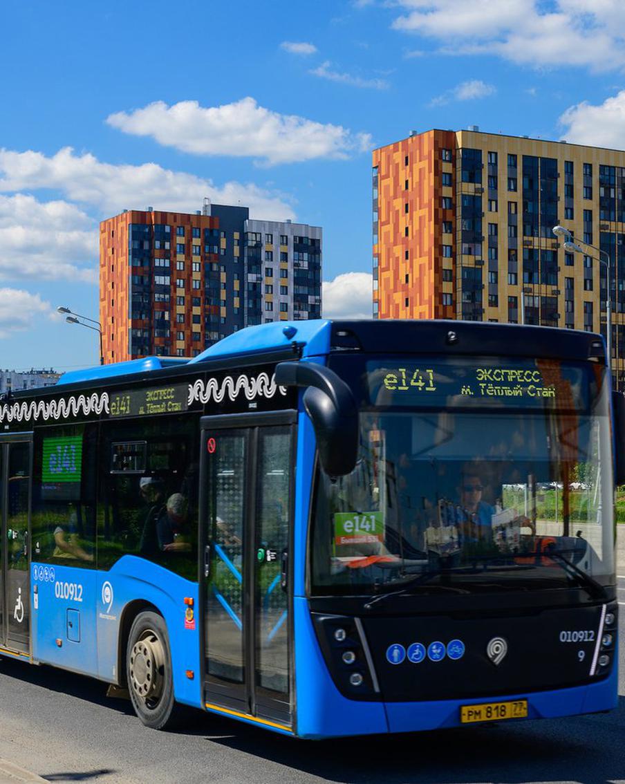 На маршрутах Москвы доступны более 200 тыс. посадочных мест в автобусах и электробусах