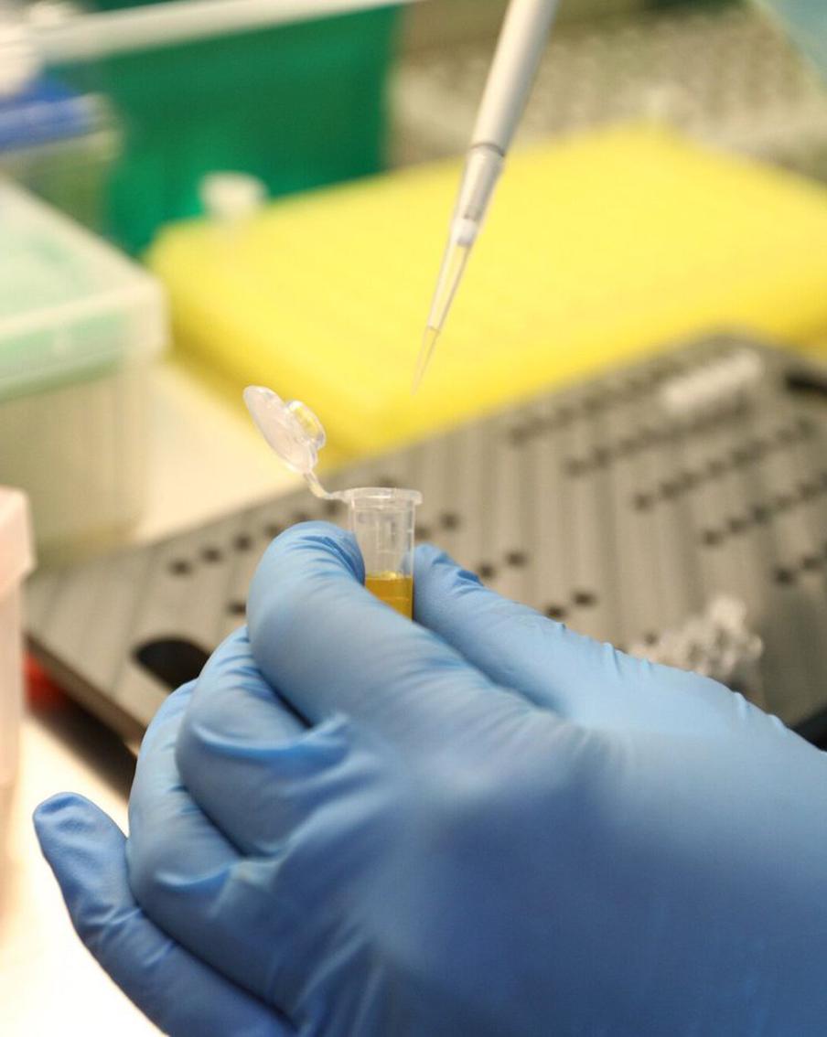 Как будет работать новая вакцина от рака и кому она поможет – практикующий онколог