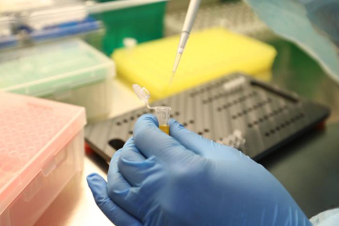 Как будет работать новая вакцина от рака и кому она поможет – практикующий онколог