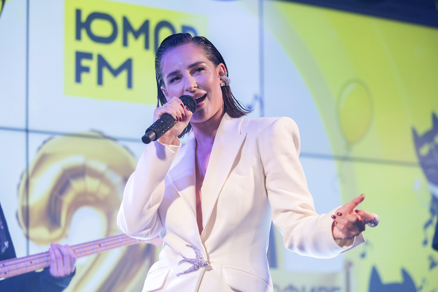 "Юмор FM" отметил 20-летний юбилей супермарафоном песен и шуток