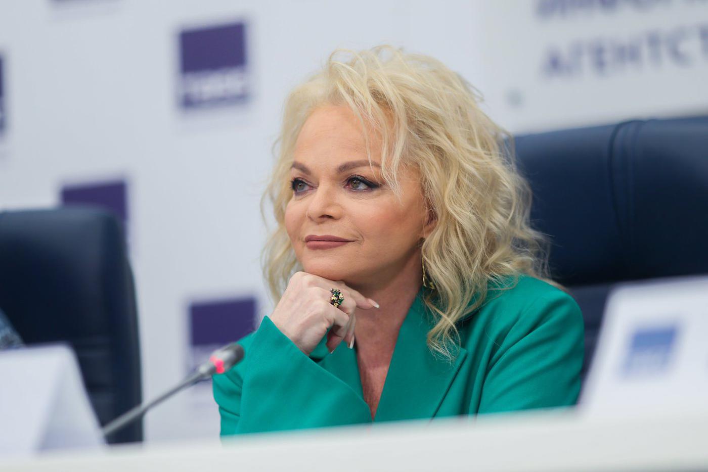 Суд признал законным решение вернуть певице Долиной её квартиру