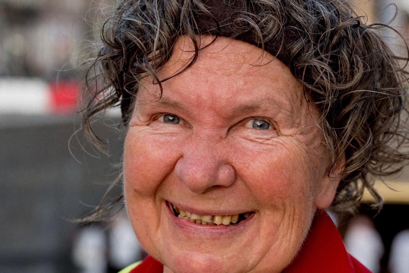 Пользователи соцсетей собрали дворнику на день рождения миллион рублей