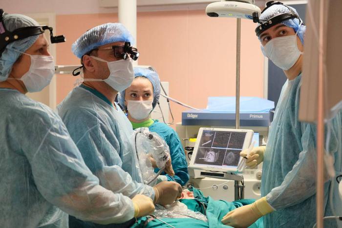 В Боткинской больнице еле спасли глаз пациента – перестал лечиться от синусита