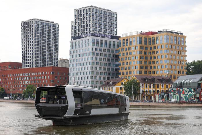 50 маршрутов наземного городского транспорта проходит до 23 причалов электросудов