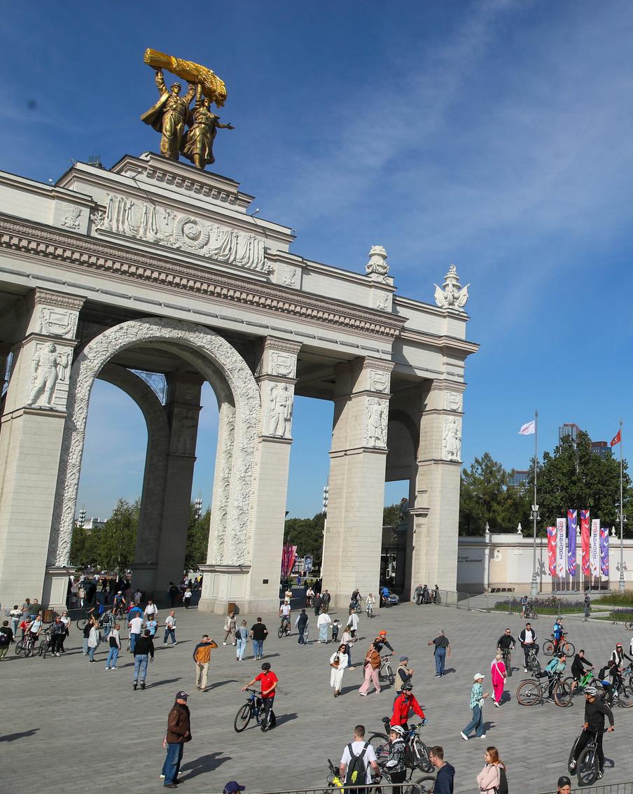 Москвичам и гостям столицы рассказали о том, какая погода ожидает их перед началом новой рабочей недели